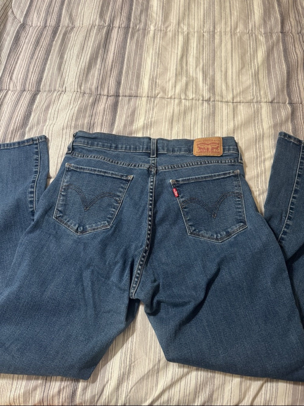 Levi's Women's Medium Blue Curvy Bootcut Jeans with Signature Back Pockets